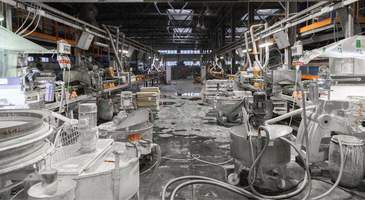 Застряли на фабрике: стратегия работы при задержках в Китае