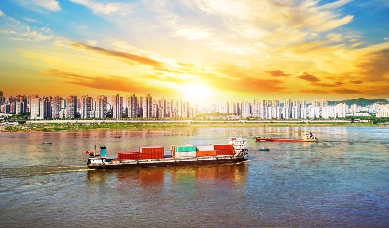 Осень под знаком перегрузки: пик перевозок из Китая